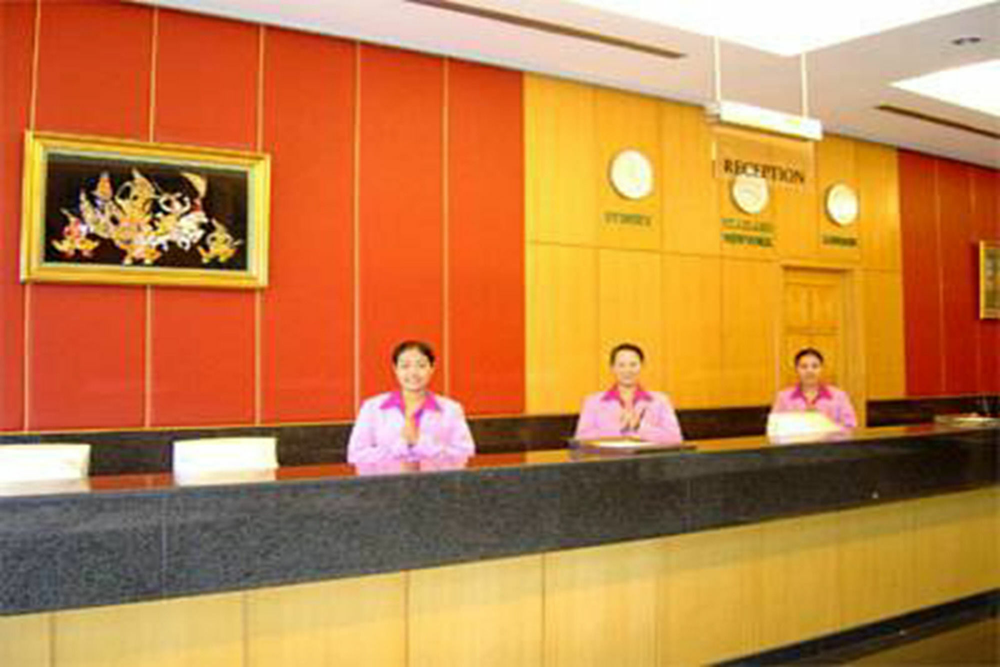 Diamond Plaza Hotel Surat Thani Buitenkant foto